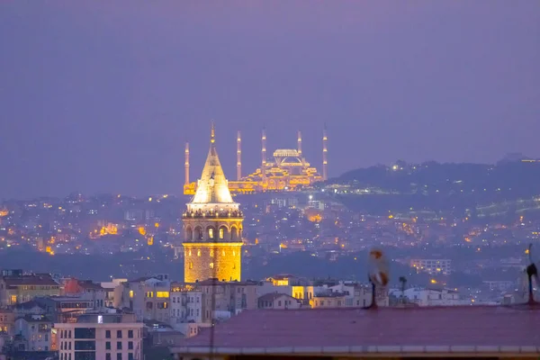 Galata Tower Front Byk Camlca Mosque Background Photo High Top — Stock Photo, Image