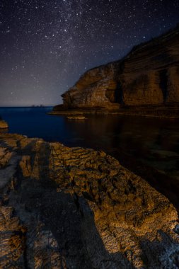 Kerpe Oteli. Kocaeli 'nin Karadeniz kıyısındaki kayalıklar. Türk seyahat noktaları. Kandira, Türkiye