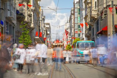  popüler bir turizm istanbul'da Taksim istiklal sokak olduğunu.