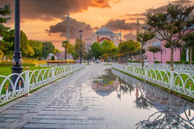 Ayasofya Camii çeşitli açılardan çekilmiş 