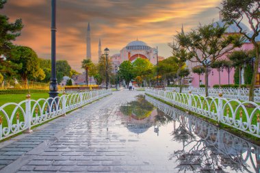 Ayasofya Camii çeşitli açılardan çekilmiş 