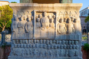 3. Thutmose Sultanı Ahmet Meydanı Obelisk 'in rahatlatılması