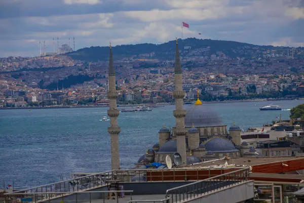 Süleyman Camii, bahçesinden İstanbul manzarası