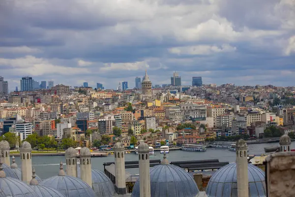 Süleyman Camii, bahçesinden İstanbul manzarası