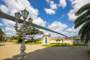 İstanbul 'daki Beylerbeyi Sarayı bahçe manzarası