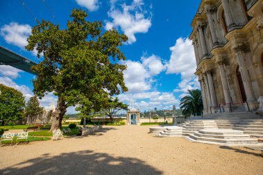 İstanbul 'daki Beylerbeyi Sarayı bahçe manzarası