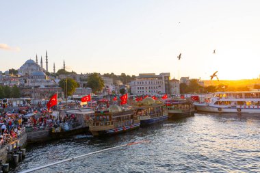 İstanbul şehir manzarası Galata Köprüsü 'nden