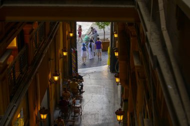 Suriye Geçidi, İstanbul 'daki Istiklal Caddesi' nde 166 (eski 348) 'de yer alan tarihi geçit. Beyoğlu 'nun en eski ve en büyük geçitlerinden biri.