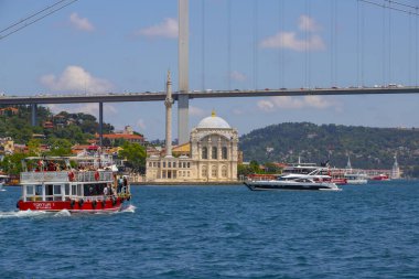  Mecidiye Camii veya Ortakoy Camii, İstanbul 'un Beikta ilçesinin Ortakoy ilçesinde bulunan Neobarok tarzı bir camidir..
