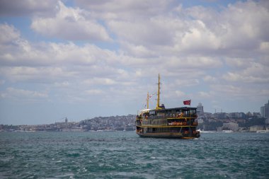 İstanbul şehir feribotundan kent manzarası