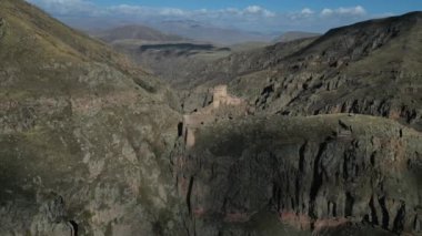 Ardahan 'daki Şeytan Kalesi' nin havadan görünüşü