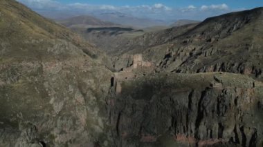 Ardahan 'daki Şeytan Kalesi' nin havadan görünüşü