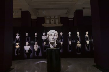  İstanbul Arkeoloji Müzesi 'ndeki lahit. Yüksek kalite fotoğraf