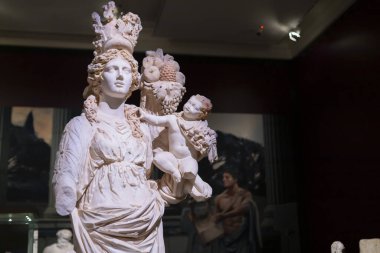  İstanbul Arkeoloji Müzesi 'ndeki lahit. Yüksek kalite fotoğraf