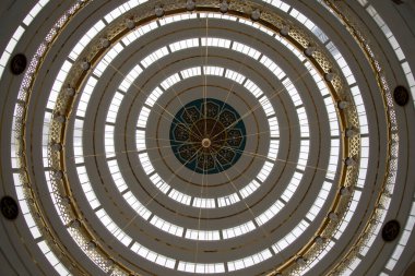 İstanbul 'un Kartal ilçesindeki Ahmet Yılmaz Camii' nin (Cami) iç görünümü