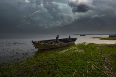Tarihi balıkçı köyü eski teknelerle dolu.
