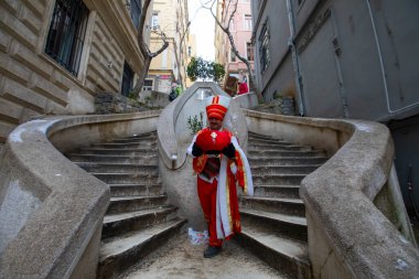 Kamondo Merdivenleri, İstanbul 'un Galata ilçesinde Bankalar Caddesi ile Banker Caddesi' ni birbirine bağlayan Art Nouveau tarzı merdivenlerdir..