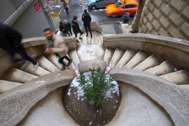 Kamondo Merdivenleri, İstanbul 'un Galata ilçesinde Bankalar Caddesi ile Banker Caddesi' ni birbirine bağlayan Art Nouveau tarzı merdivenlerdir..