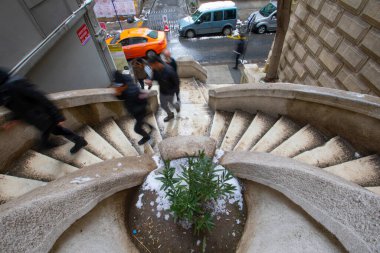 Kamondo Merdivenleri, İstanbul 'un Galata ilçesinde Bankalar Caddesi ile Banker Caddesi' ni birbirine bağlayan Art Nouveau tarzı merdivenlerdir..