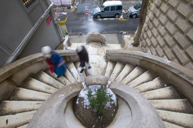 Kamondo Merdivenleri, İstanbul 'un Galata ilçesinde Bankalar Caddesi ile Banker Caddesi' ni birbirine bağlayan Art Nouveau tarzı merdivenlerdir..