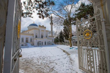  Sultan Abdulhamid tarafından 1885 yılında Beşiktaş 'ta inşa edilen Yıldız Hamidiye Camii (Türk Yıldız Hamidiye Camisi, Beşiktaş, İstanbul))