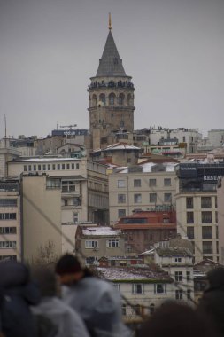 Türkiye'de Istanbul şehir manzarası, Beyoğlu ilçe eski evler Galata Kulesi üstünde tepe, Haliç manzarası