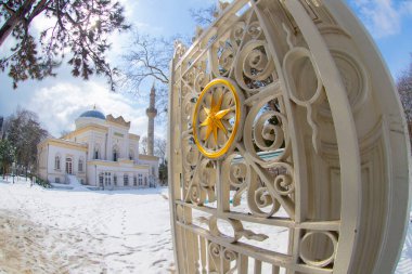 Yldz Hamidiye Camii veya Yldz Camii, Beikta 'da Barbaros Bulvarı' nın kuzeyinde Yldz Sarayı yolunda yer alır..