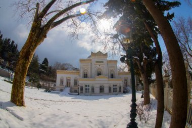 Yldz Hamidiye Camii veya Yldz Camii, Beikta 'da Barbaros Bulvarı' nın kuzeyinde Yldz Sarayı yolunda yer alır..