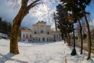 Yldz Hamidiye Camii veya Yldz Camii, Beikta 'da Barbaros Bulvarı' nın kuzeyinde Yldz Sarayı yolunda yer alır..