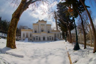 Yldz Hamidiye Camii veya Yldz Camii, Beikta 'da Barbaros Bulvarı' nın kuzeyinde Yldz Sarayı yolunda yer alır..