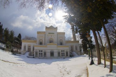 Yldz Hamidiye Camii veya Yldz Camii, Beikta 'da Barbaros Bulvarı' nın kuzeyinde Yldz Sarayı yolunda yer alır..