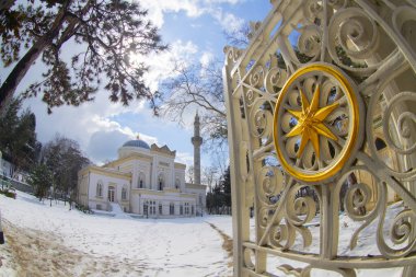 Yldz Hamidiye Camii veya Yldz Camii, Beikta 'da Barbaros Bulvarı' nın kuzeyinde Yldz Sarayı yolunda yer alır..