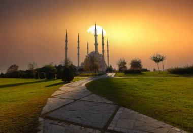 Adana Sabanc Camii ve Park