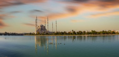 Adana Sabanc Merkez Cami Gölü ve Şehir Parkı