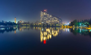 Adana 'daki Sheraton Oteli. Adana şehir merkezinde bir otel..