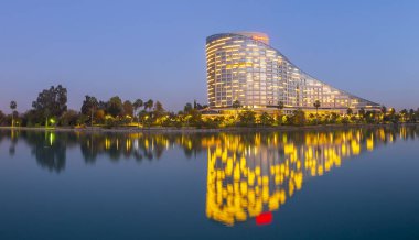 Adana 'daki Sheraton Oteli. Adana şehir merkezinde bir otel..