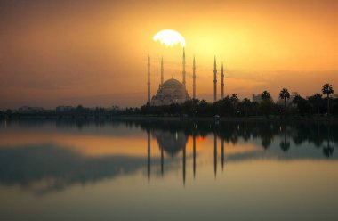  Adana Sabanc Merkez Camisi ve Türkiye 