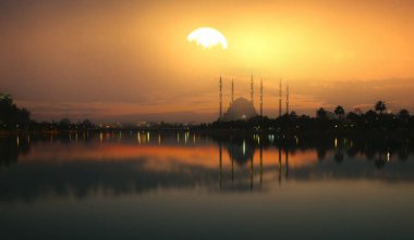  Adana Sabanc Merkez Camisi ve Türkiye 