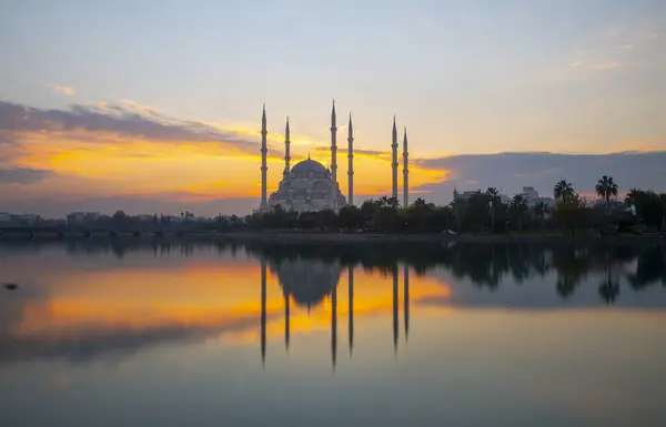 Adana Sabanc Centrale Moskee Turkije — Stockfoto