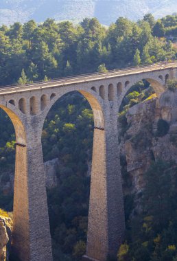 Adana 'nın tarihi Varda Köprüsü