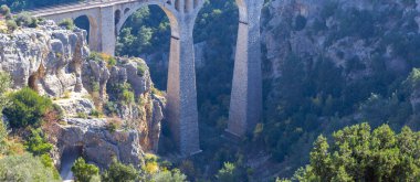 Adana 'nın tarihi Varda Köprüsü