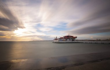 Buyukcekmece Albatros plajı, güzel bir günbatımı ve uzun pozlama tekniği.