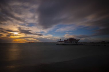Buyukcekmece Albatros plajı, güzel bir günbatımı ve uzun pozlama tekniği.