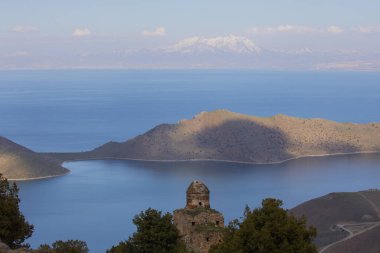 Van Gölü, Türkiye Altınsaç kilise kalıntıları