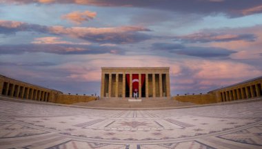 Anitkabir, Türkiye Cumhuriyeti 'nin kurucusu Mustafa Kemal Atatürk' ün mozolesidir. Anitkabir, Türk halkının sık sık ziyaret ettiği tarihi yerlerden biri..