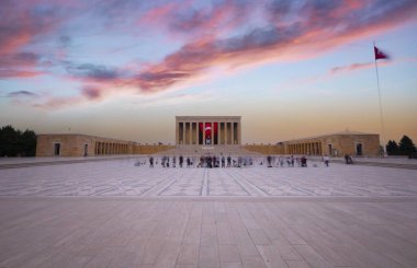 Anitkabir, Türkiye Cumhuriyeti 'nin kurucusu Mustafa Kemal Atatürk' ün mozolesidir. Anitkabir, Türk halkının sık sık ziyaret ettiği tarihi yerlerden biri..