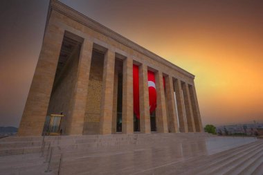 Anitkabir, Türkiye Cumhuriyeti 'nin kurucusu Mustafa Kemal Atatürk' ün mozolesidir. Anitkabir, Türk halkının sık sık ziyaret ettiği tarihi yerlerden biri..