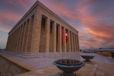 Anitkabir, Türkiye Cumhuriyeti 'nin kurucusu Mustafa Kemal Atatürk' ün mozolesidir. Anitkabir, Türk halkının sık sık ziyaret ettiği tarihi yerlerden biri..