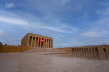 Anitkabir, Türkiye Cumhuriyeti 'nin kurucusu Mustafa Kemal Atatürk' ün mozolesidir. Anitkabir, Türk halkının sık sık ziyaret ettiği tarihi yerlerden biri..