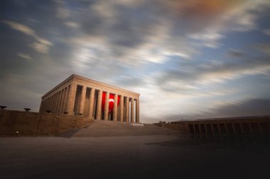 Anitkabir, Türkiye Cumhuriyeti 'nin kurucusu Mustafa Kemal Atatürk' ün mozolesidir. Anitkabir, Türk halkının sık sık ziyaret ettiği tarihi yerlerden biri..